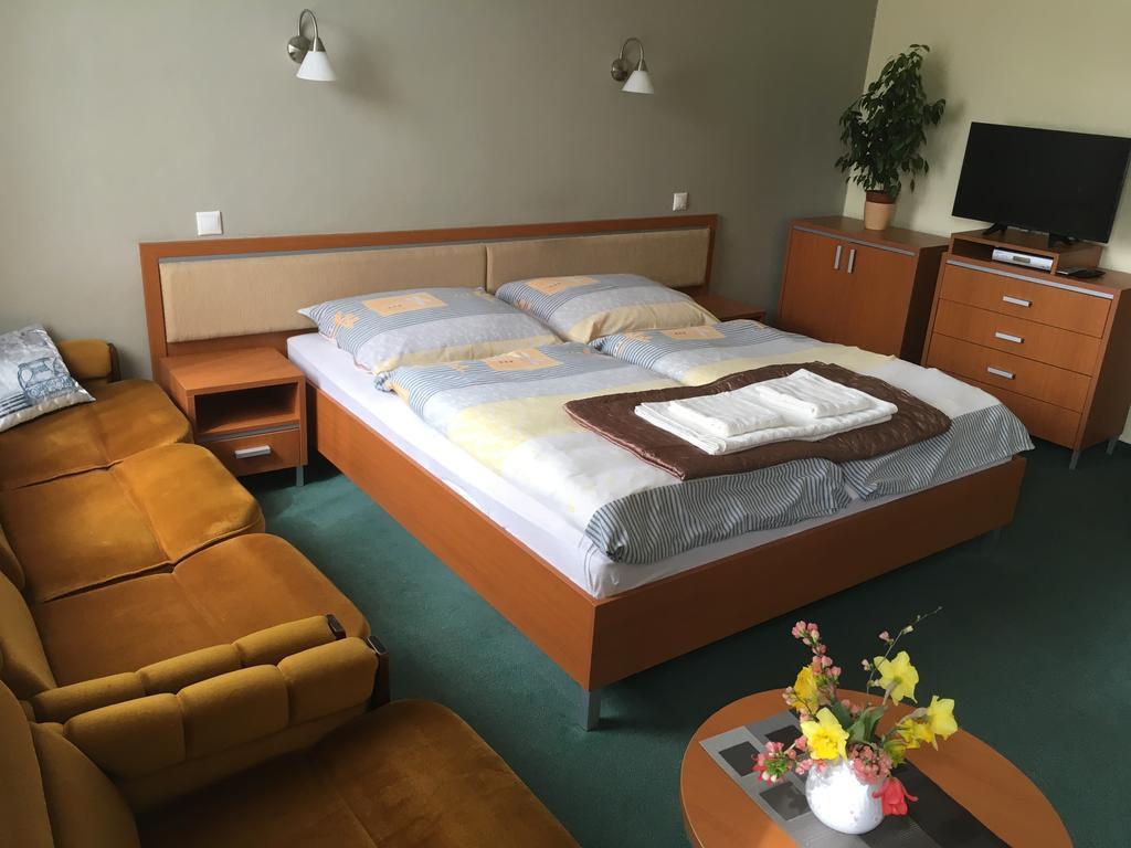 פישטני Apartman Darmon מראה חיצוני תמונה