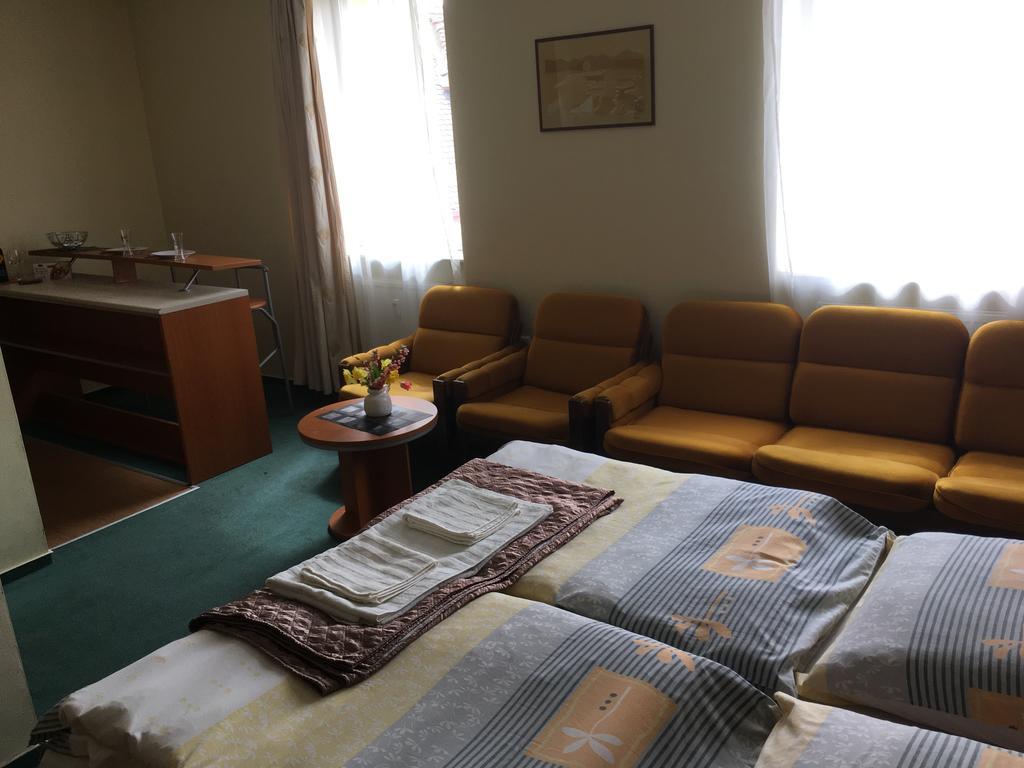 פישטני Apartman Darmon מראה חיצוני תמונה